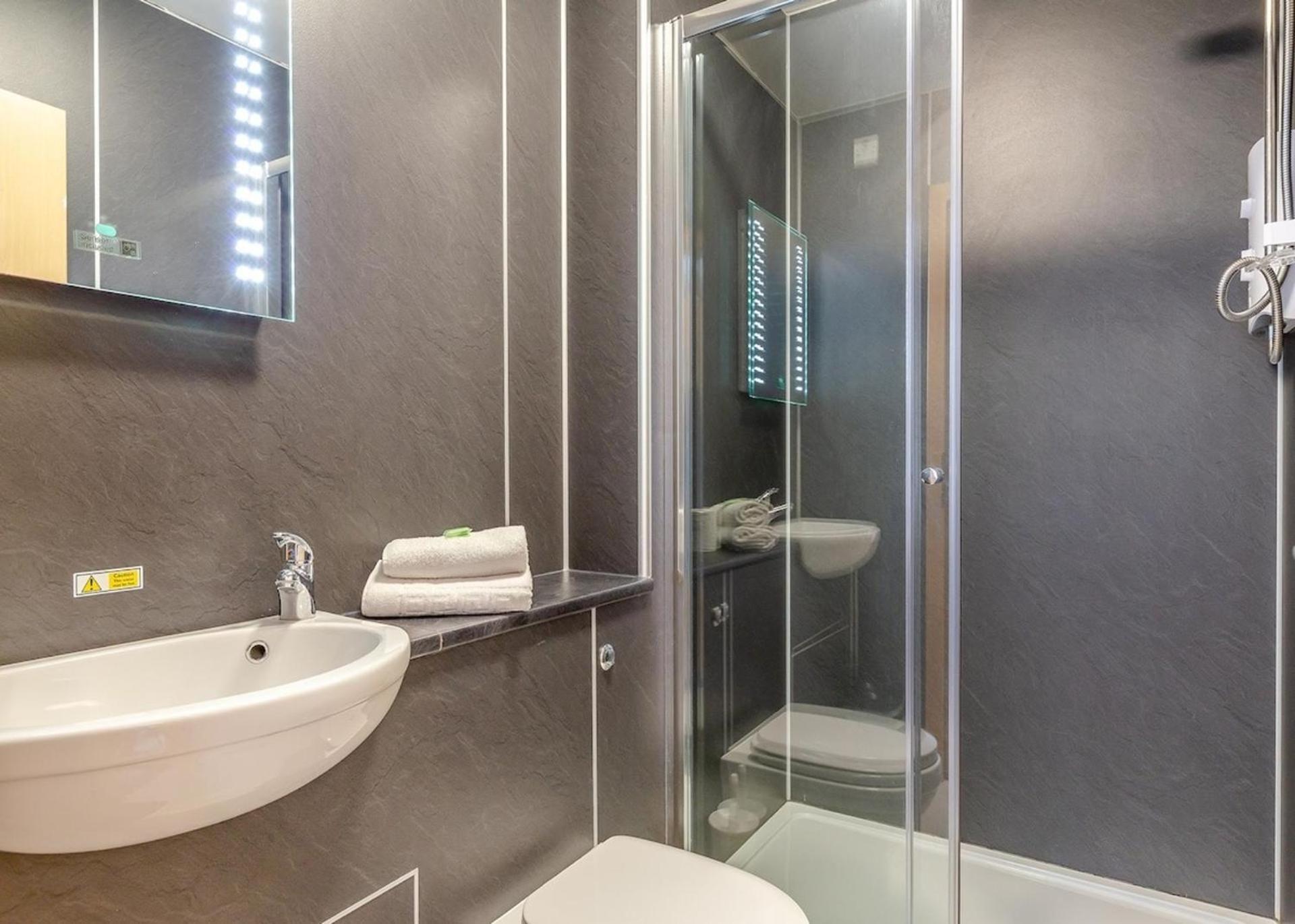 Beautiful 2-Bed Apartment In Ильфракомб Экстерьер фото
